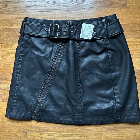 NWT Free People Feelin Free Vegan Leather Belted Mini Skirt - Picture 9 of 13
